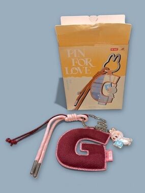 Pop Mart Pin For Love The Monsters Letter Pendant G